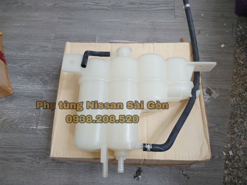 Bình nước phụ Navara Pro4x 21710-4JM5A