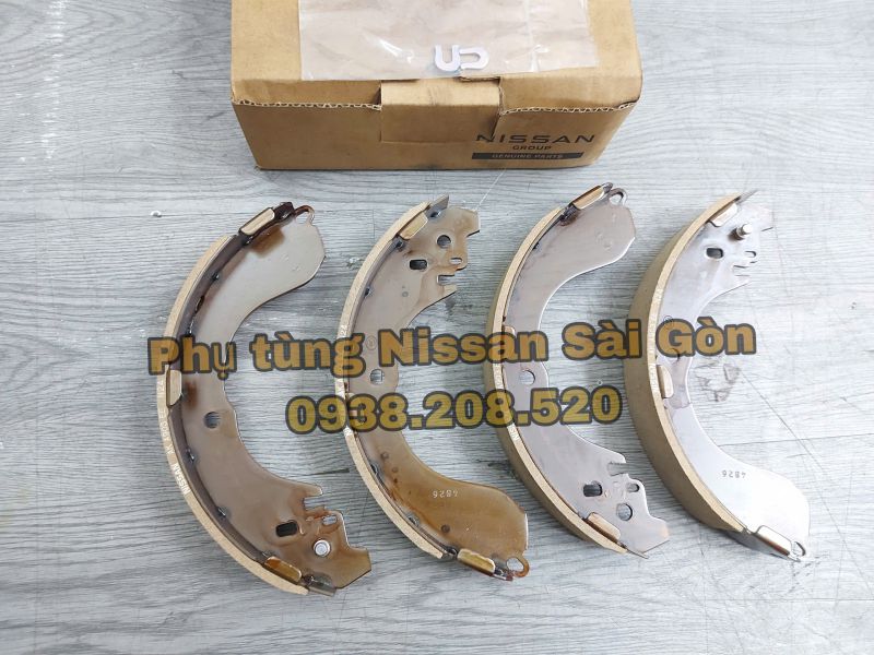 Guốc phanh sau Livina D4060-1UY6A