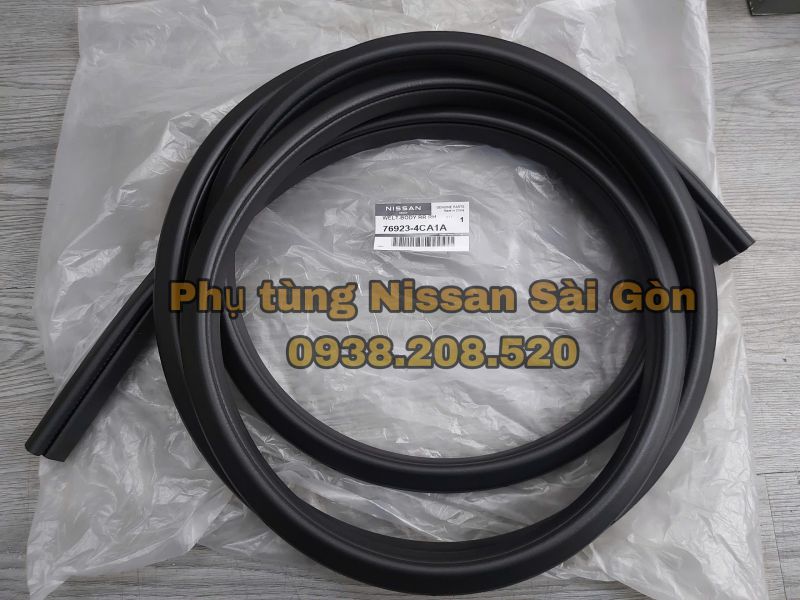 Ron khung cửa sau X-Trail 76923-4CA1A và 76923-4CL0A