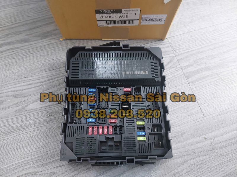 Hộp cầu chì IPDM Navara 284B6-4JW2B