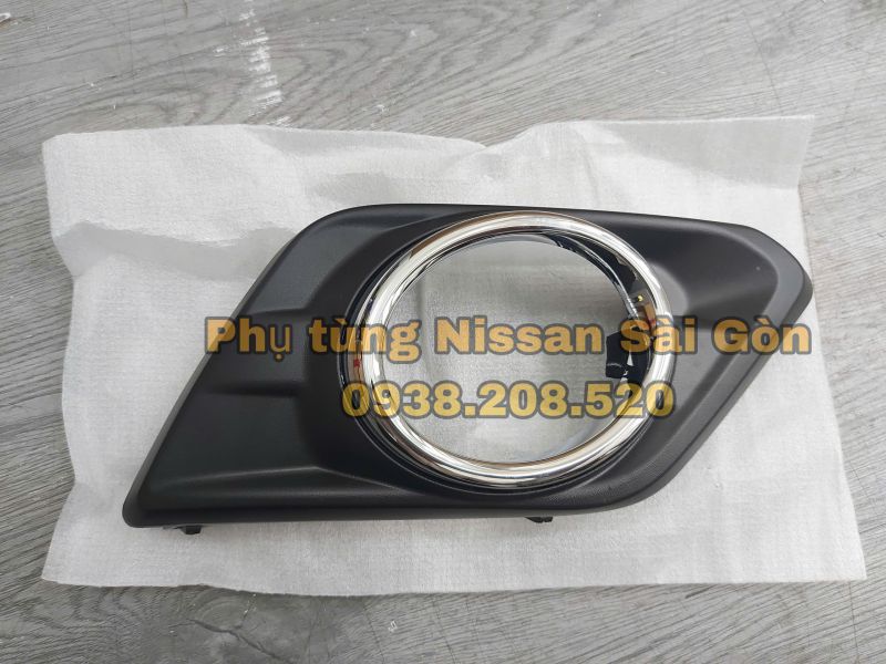 Ốp đèn cản trước bên phải X-Trail 62256-4BA0B