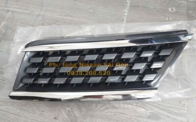Mặt calang bên trái Tiida (Hàng tốt) 62330-ED500