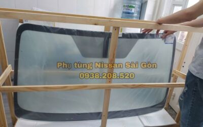 Kính chắn gió Navara 72700-4JA0A