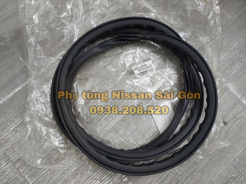 Ron khung cửa trước bên phải màu đen Navara và Terra 76921-4JG0A và 76921-4JG9A