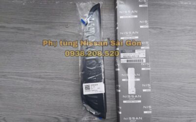 Ốp đen cửa sau bên phải Navara 82290-4JG1B