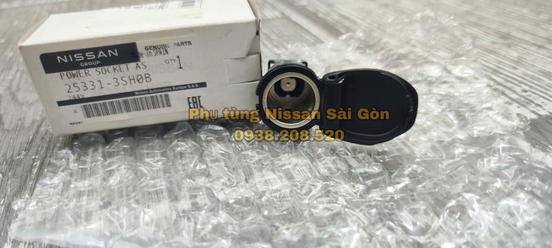 Tẩu điện sạc điện thoại Navara, Terra và X-Trail 25331-3SH0A và 25331-3SH0B