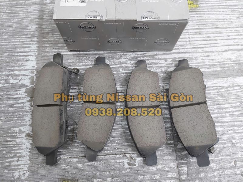 Bố thắng trước Sunny và Livina D1060-1HJ0A và D1060-3VA9B